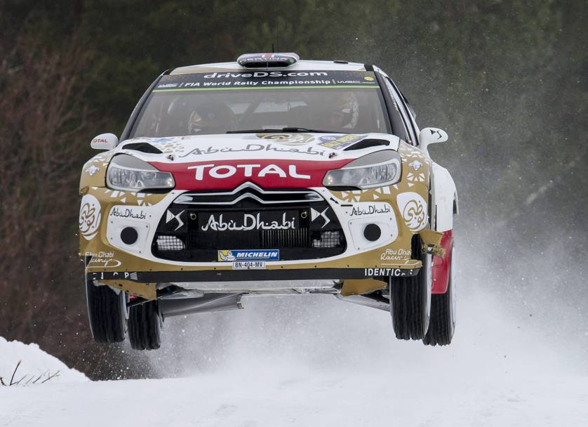 FIA World Rally Championship a Kirkenaer, in Norvegia: la Citroen Ds3 di Kris Meeke e Paul Nagle &#39;vola&#39; sulla neve, durante la seconda tappa della gara. (Ap)